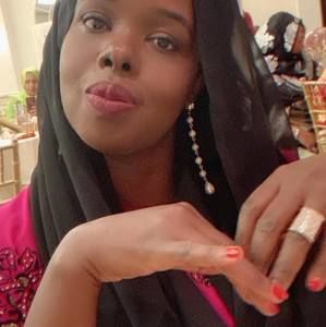 Meet your Posher, Fatima